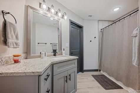 144 County Road 7725 Natalia TX 78059