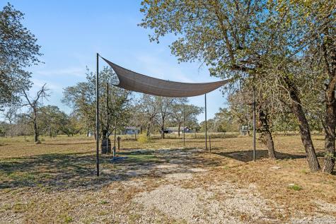 144 County Road 7725 Natalia TX 78059