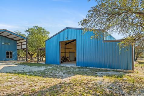 144 County Road 7725 Natalia TX 78059