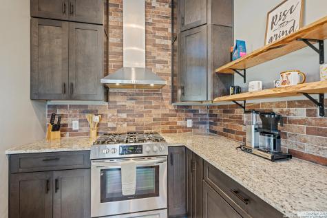 144 County Road 7725 Natalia TX 78059