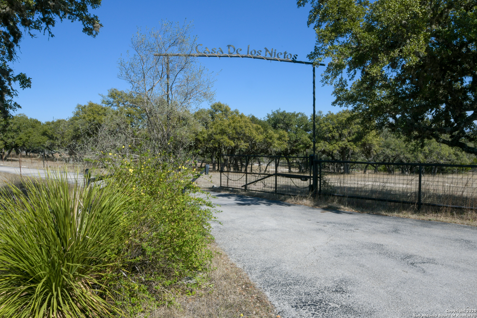 252 Bruce Leeder Lane Pipe Creek TX 78063