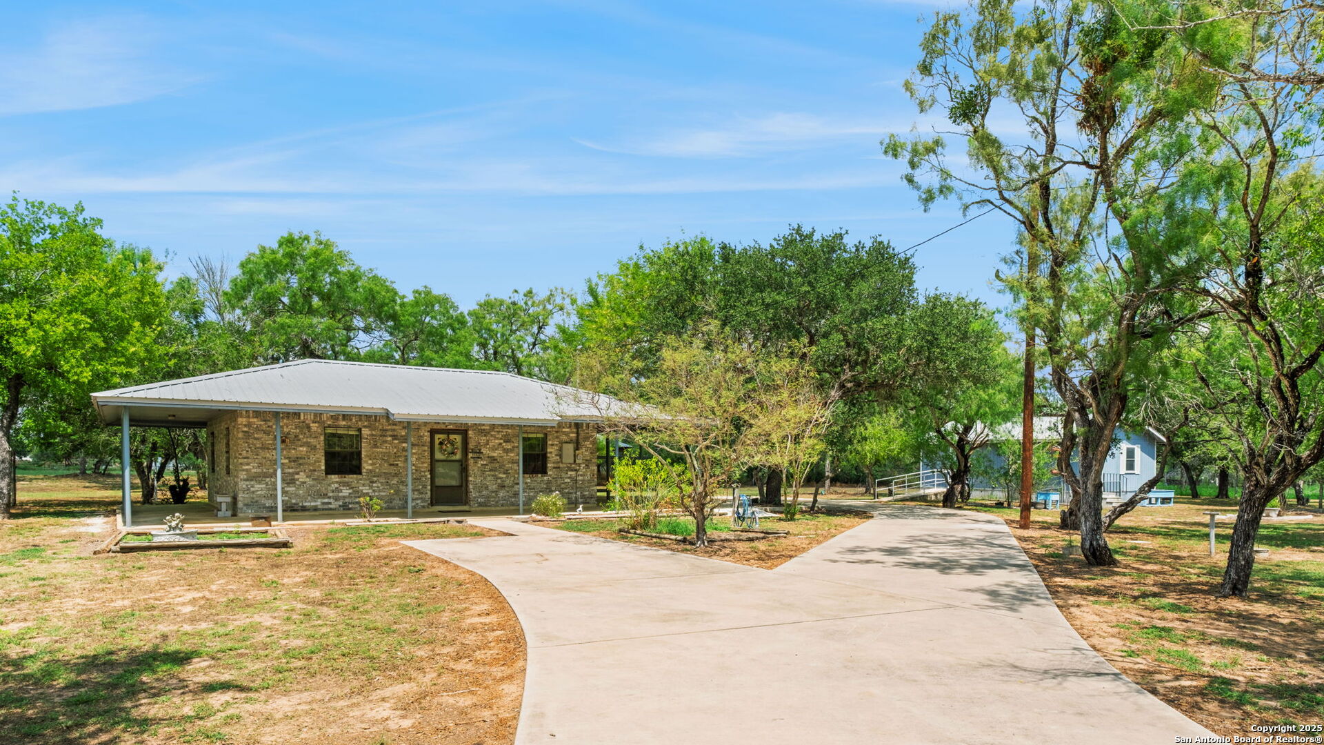 465 Oriente Pleasanton TX 78064