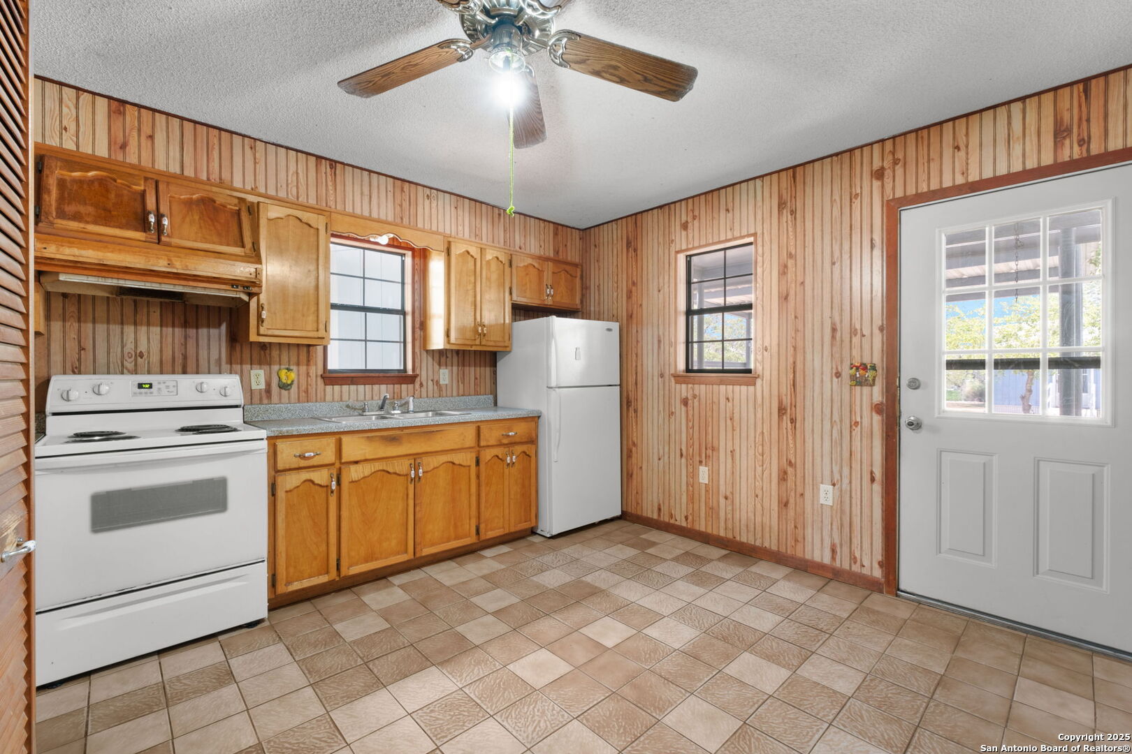 465 Oriente Pleasanton TX 78064
