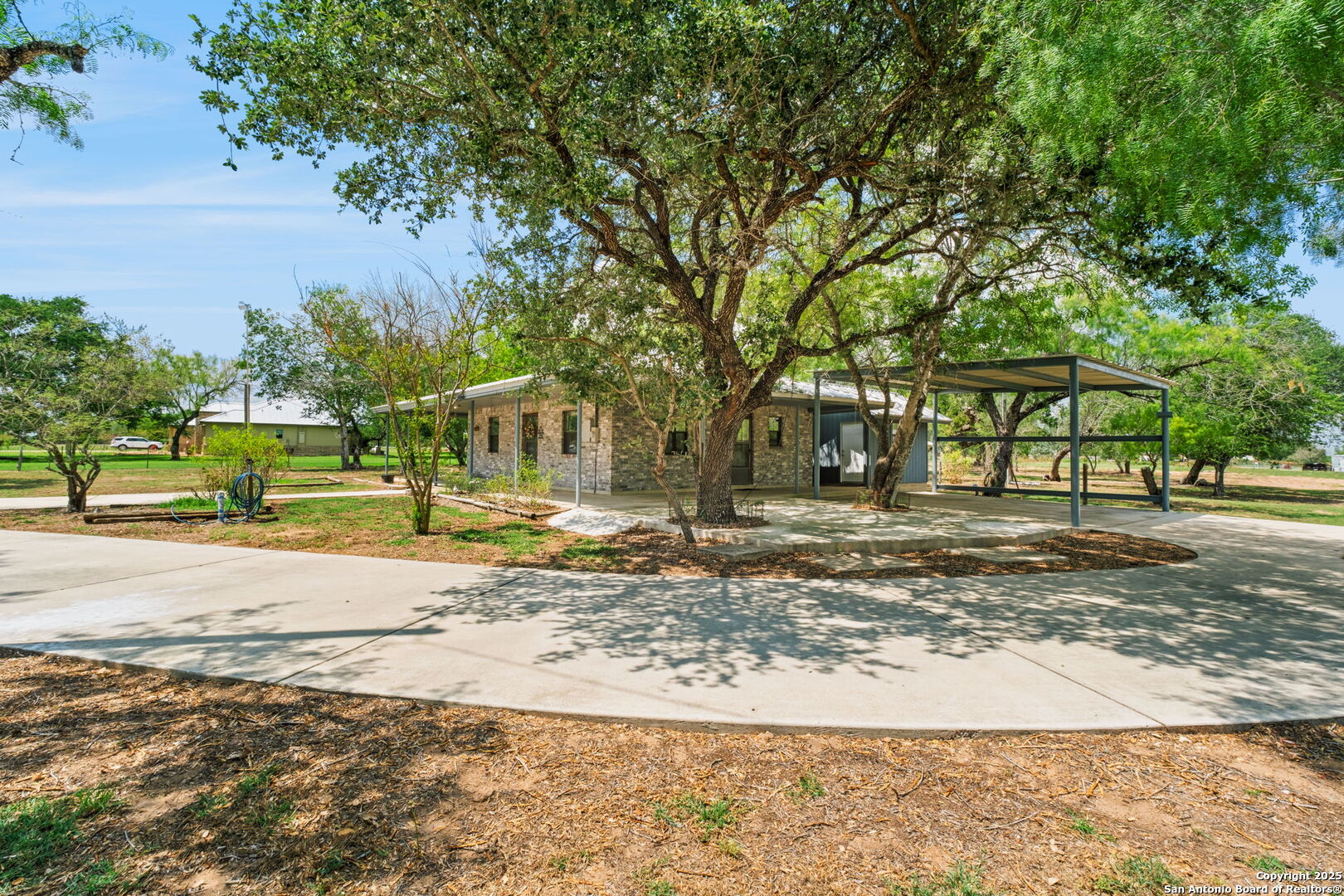 465 Oriente Pleasanton TX 78064