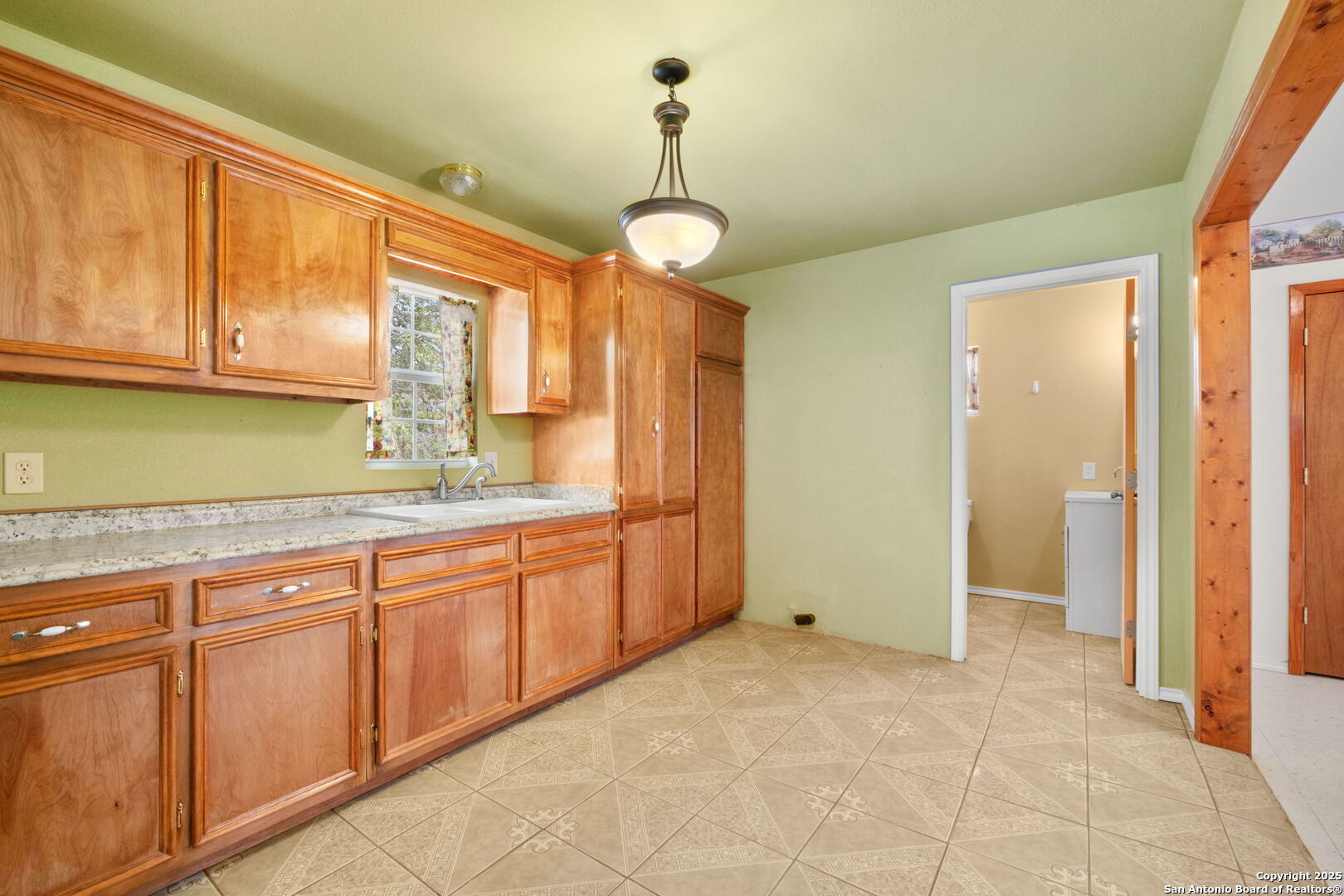 465 Oriente Pleasanton TX 78064