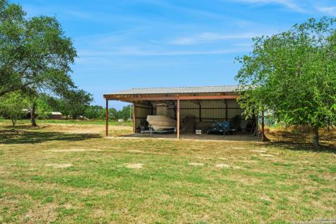 465 Oriente Pleasanton TX 78064