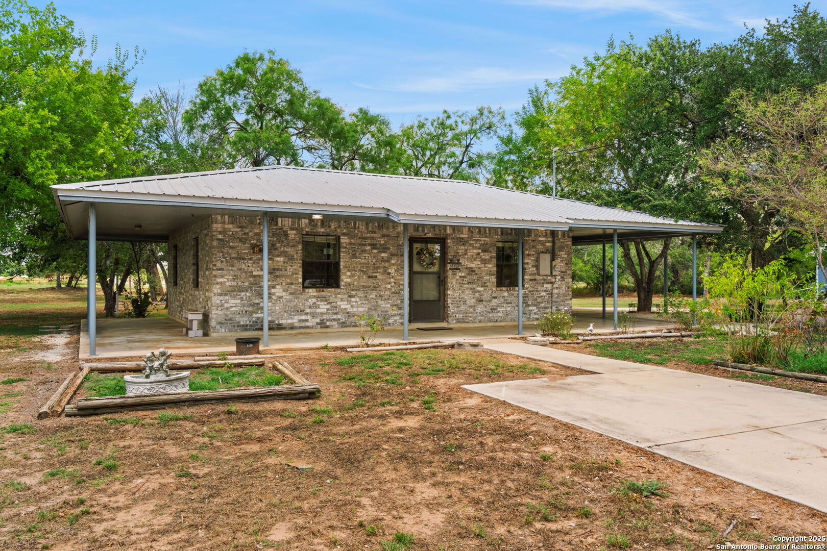 465 Oriente Pleasanton TX 78064
