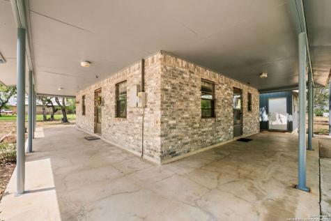 465 Oriente Pleasanton TX 78064