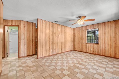 465 Oriente Pleasanton TX 78064