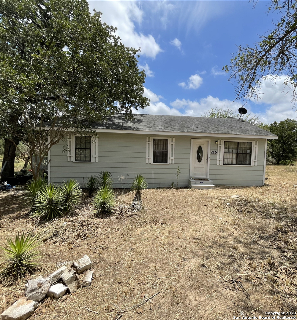 216 Creeks End Drive Floresville TX 78114