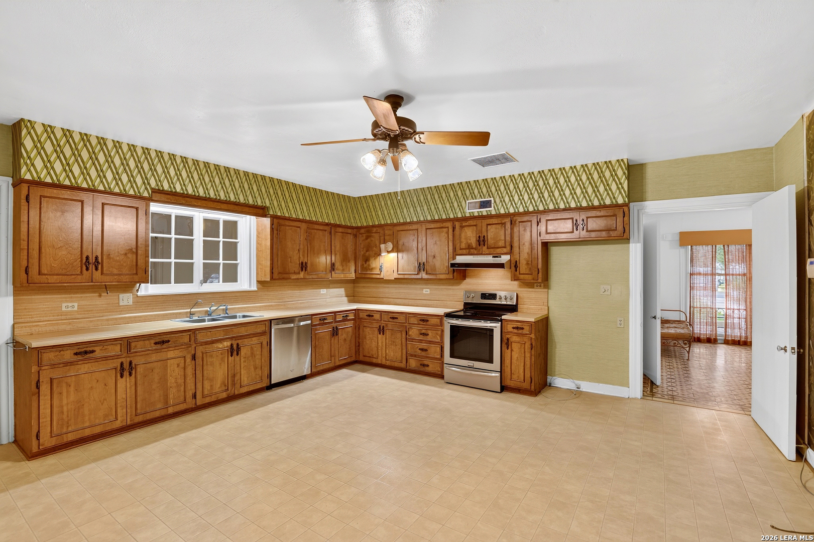 101 Fahr Drive Poth TX 78147
