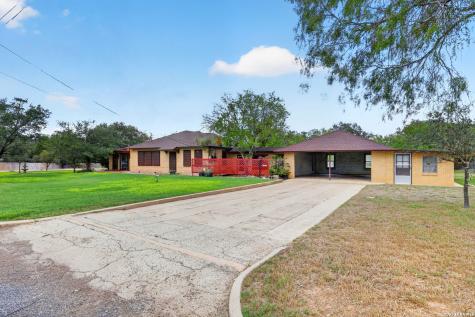 101 Fahr Drive Poth TX 78147