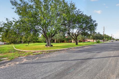 101 Fahr Drive Poth TX 78147