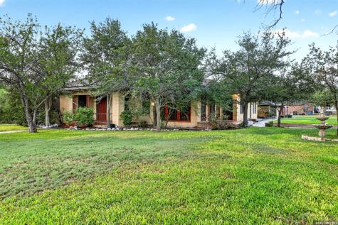 101 Fahr Drive Poth TX 78147