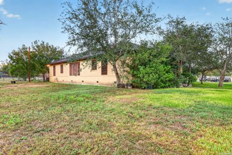 101 Fahr Drive Poth TX 78147