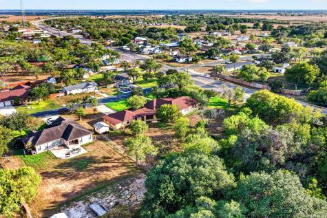 101 Fahr Drive Poth TX 78147