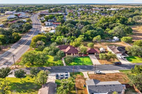101 Fahr Drive Poth TX 78147