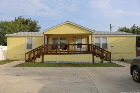 110 County Road 4640 Hondo TX 78861