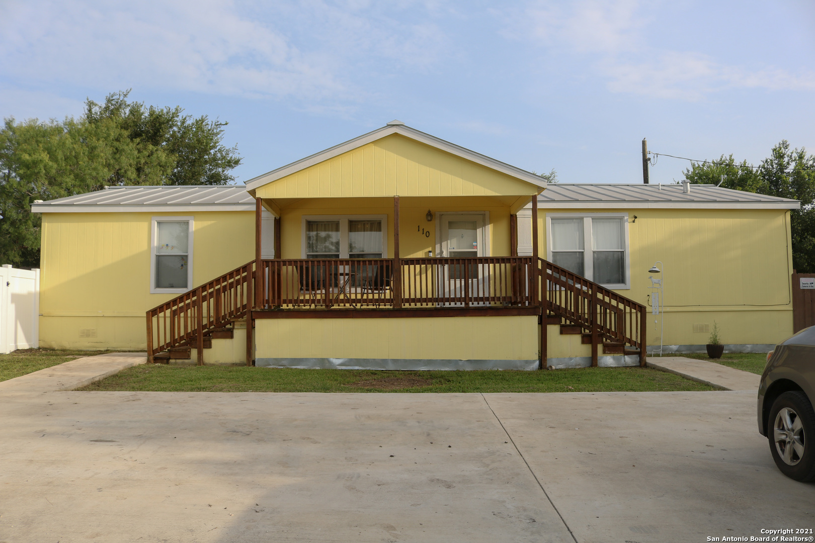110 County Road 4640 Hondo TX 78861