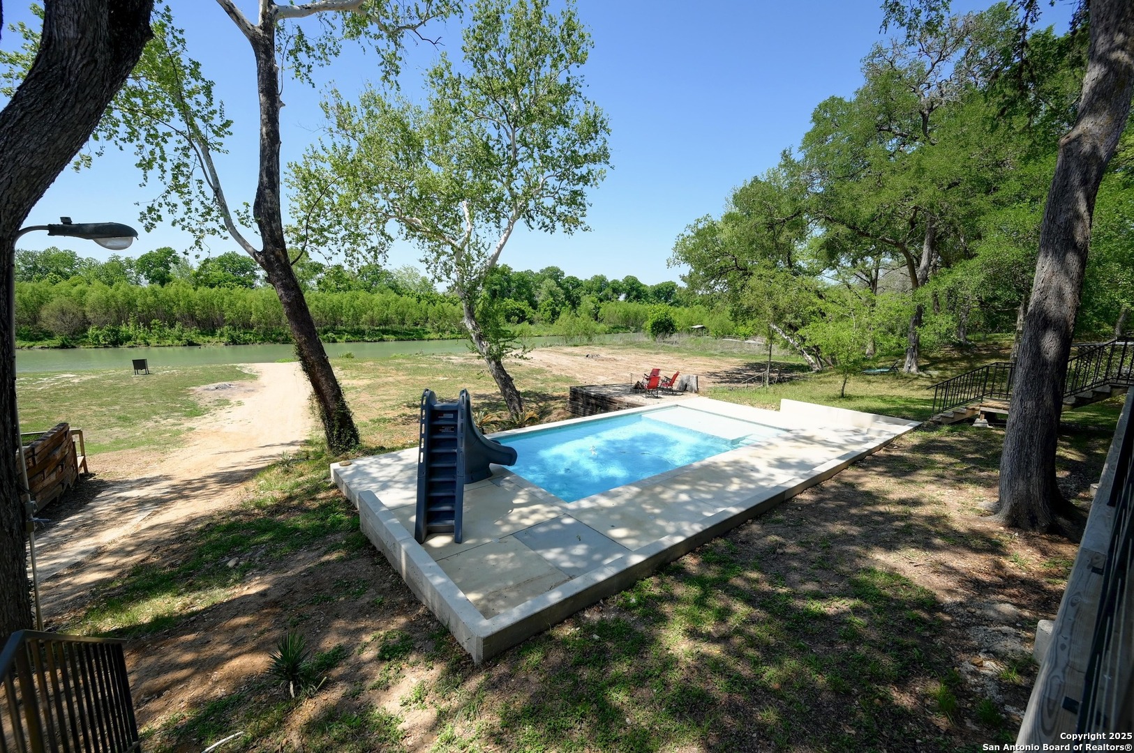 464 County Road 471 Gonzales TX 78629