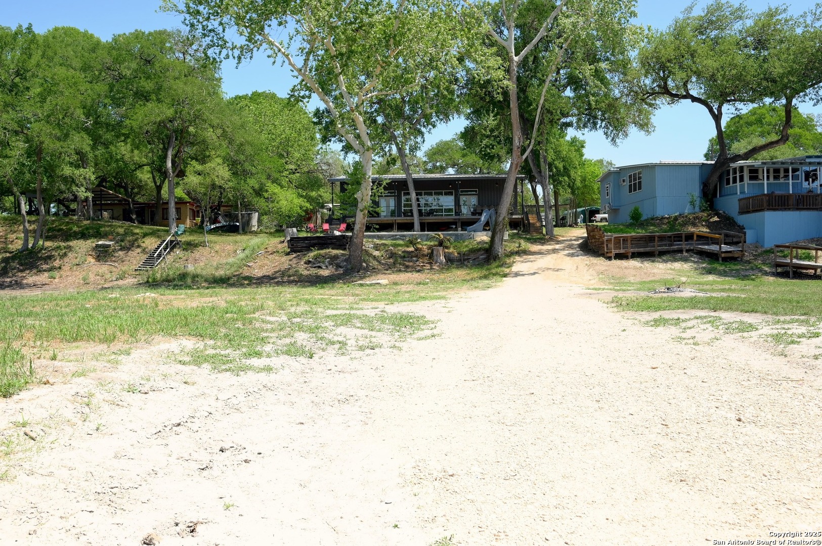 464 County Road 471 Gonzales TX 78629
