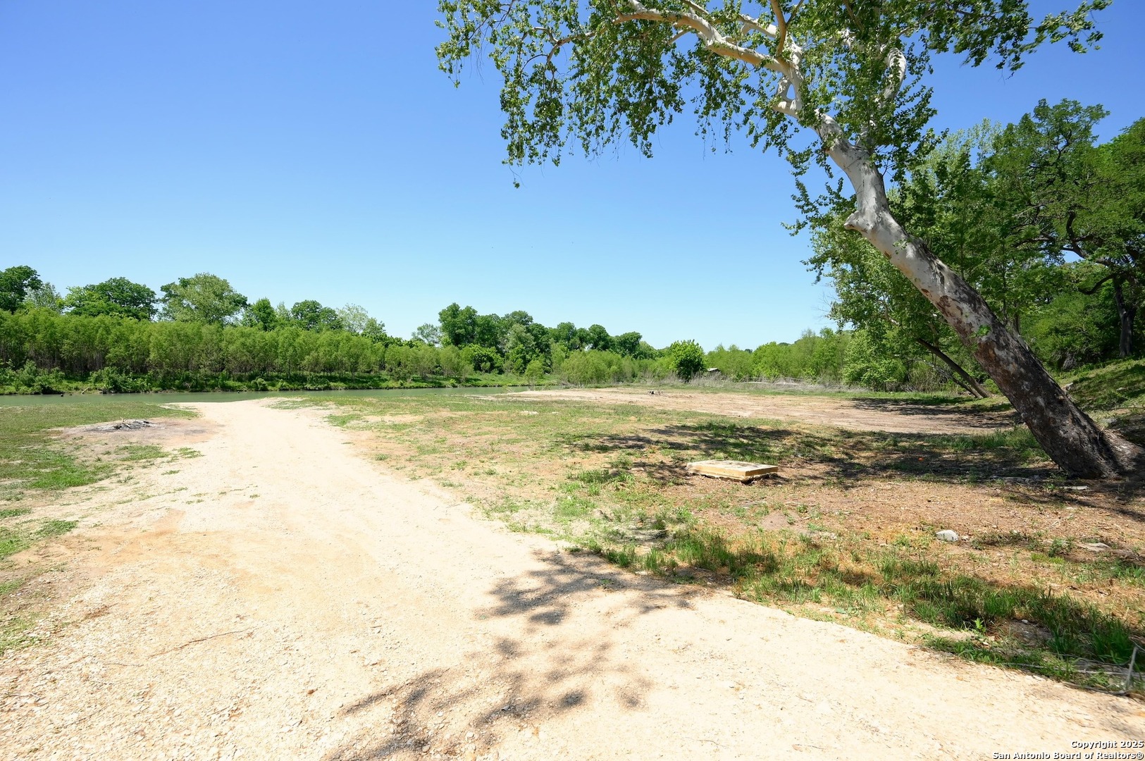 464 County Road 471 Gonzales TX 78629