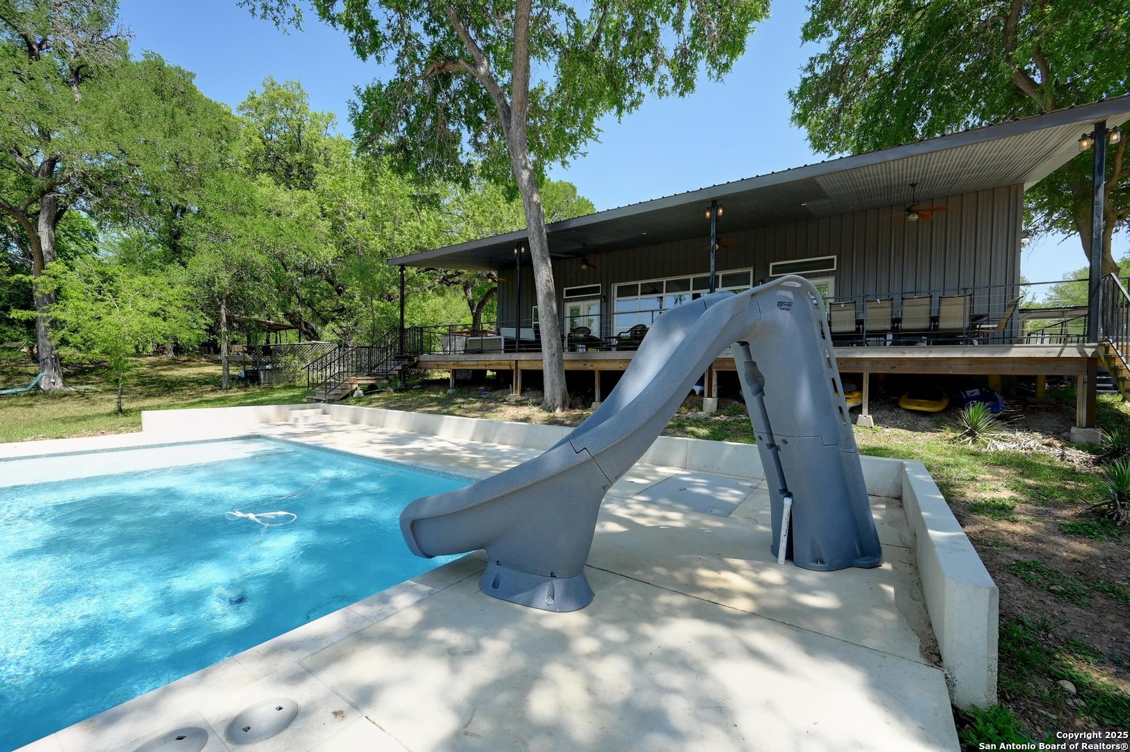 464 County Road 471 Gonzales TX 78629