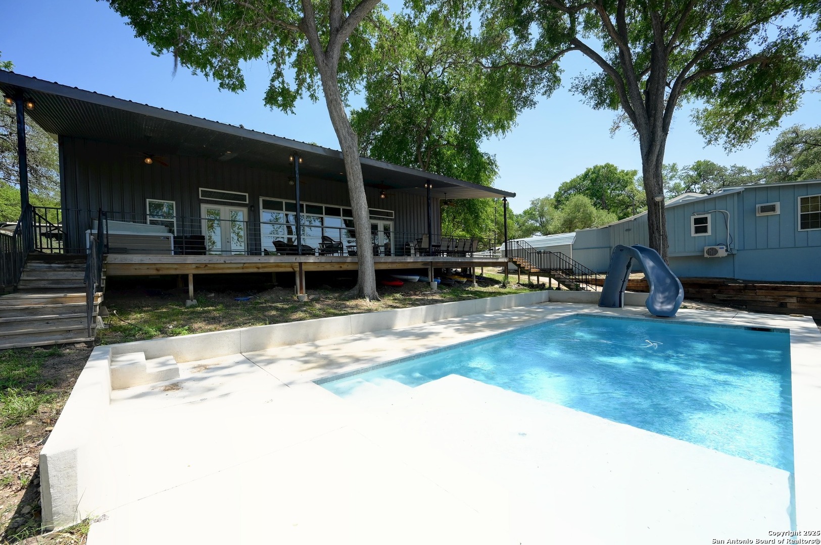 464 County Road 471 Gonzales TX 78629