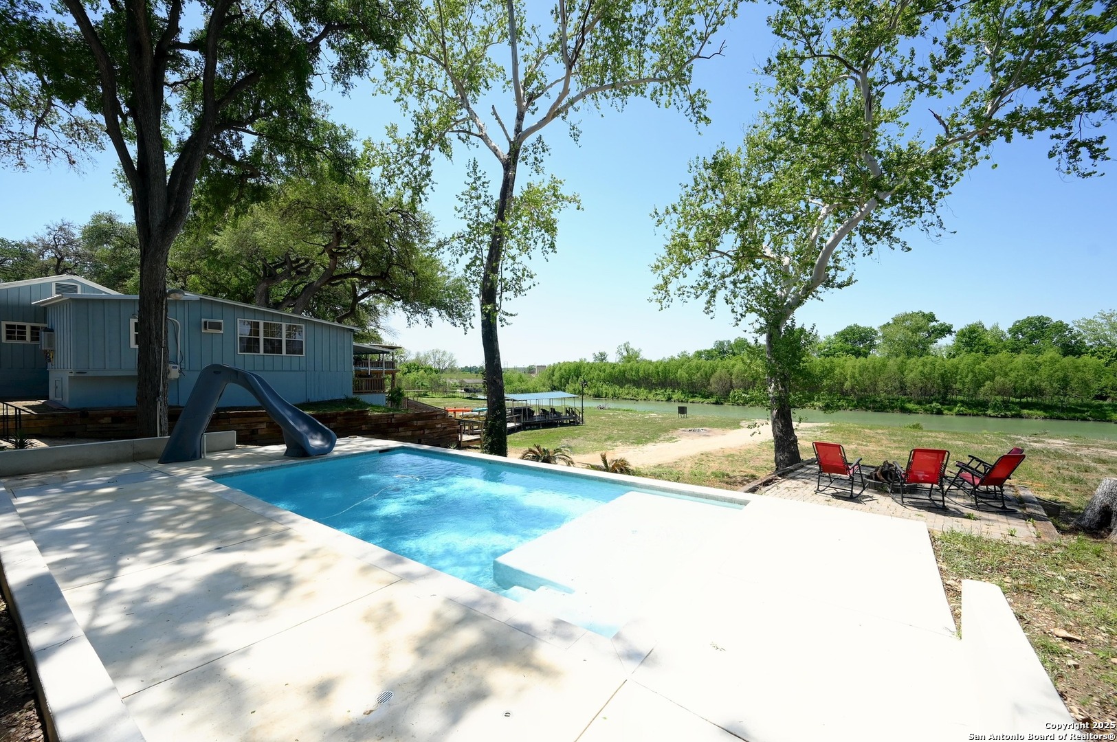 464 County Road 471 Gonzales TX 78629