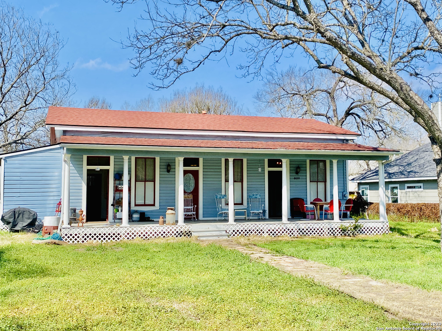 809 Vienna Street Castroville TX 78009