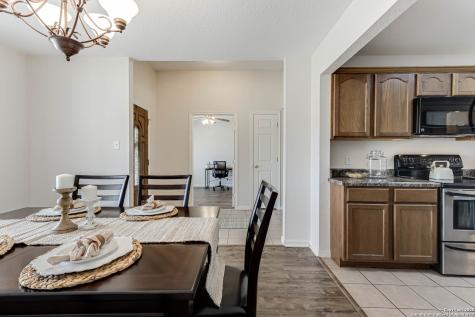 206 Tipperary Lane Floresville TX 78114