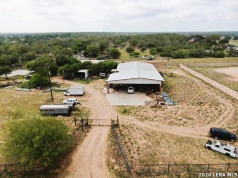 81 Stevens Road Somerset TX 78069