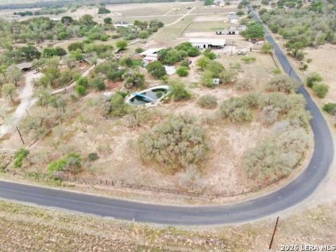 81 Stevens Road Somerset TX 78069