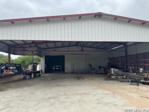 81 Stevens Road Somerset TX 78069