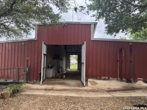 81 Stevens Road Somerset TX 78069
