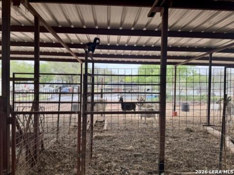 81 Stevens Road Somerset TX 78069