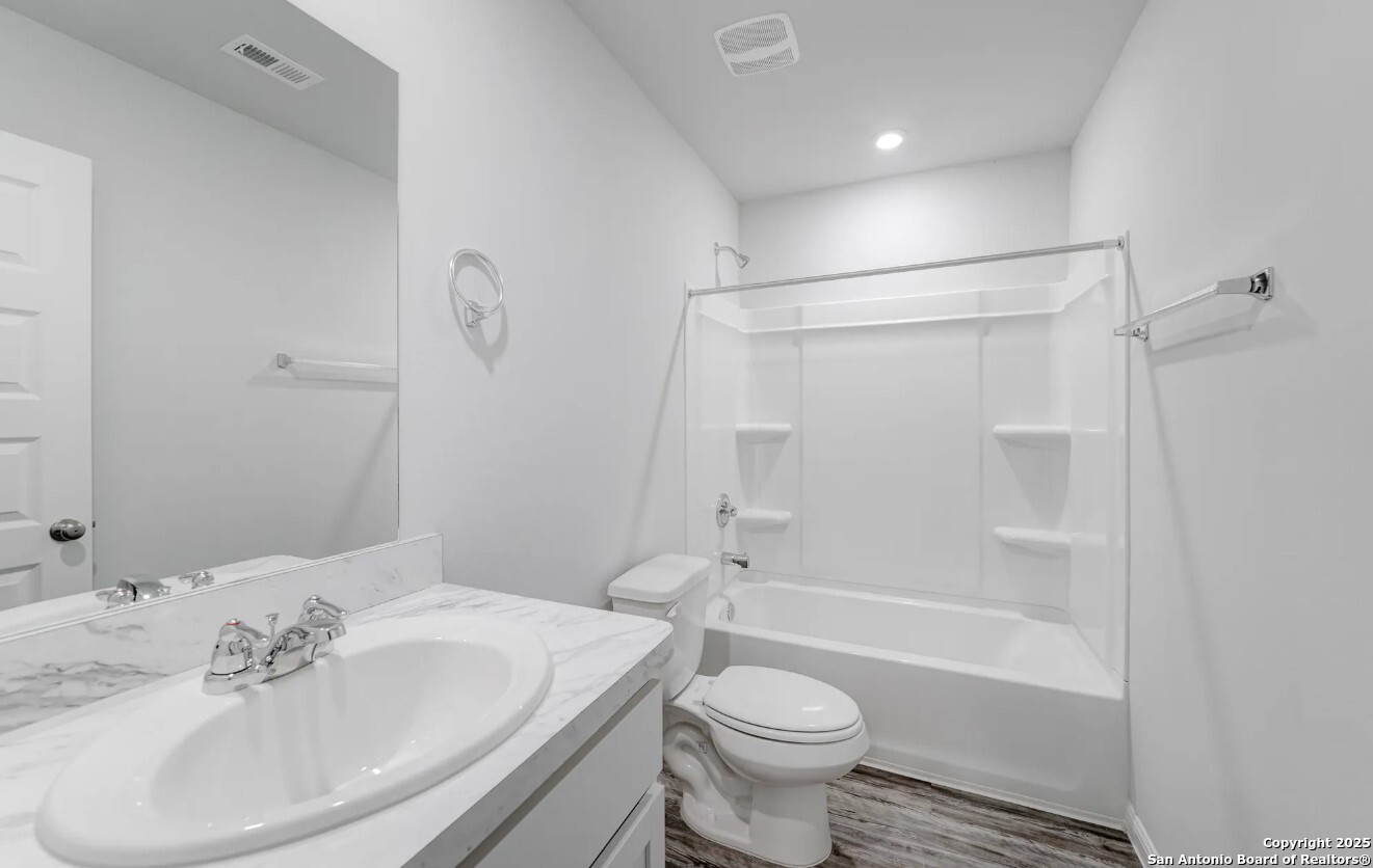 712 Mariposa Circle Kenedy TX 78119
