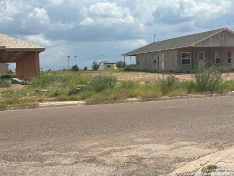 8215 Mejia Road Laredo TX 78043