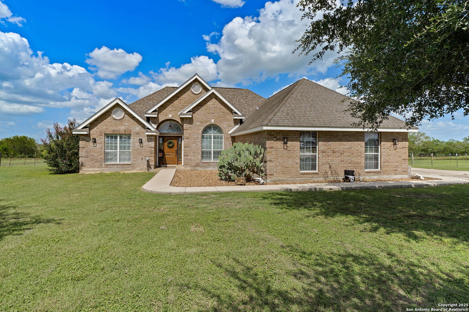 788 County Road 140 Floresville TX 78114