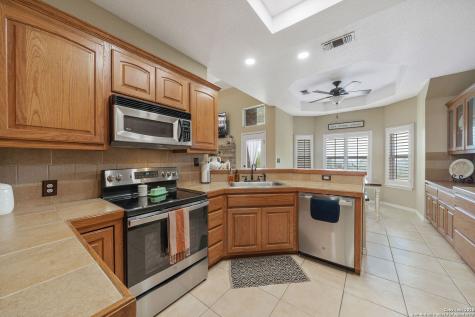 788 County Road 140 Floresville TX 78114