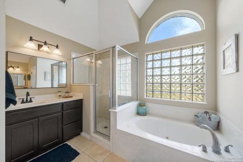 788 County Road 140 Floresville TX 78114
