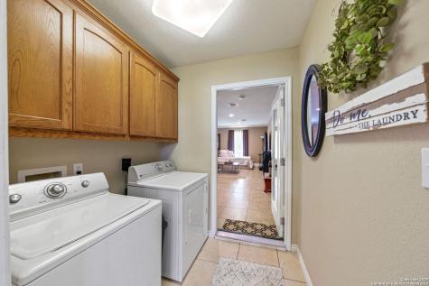 788 County Road 140 Floresville TX 78114