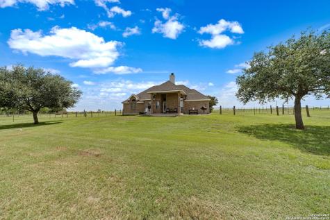 788 County Road 140 Floresville TX 78114