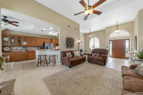 788 County Road 140 Floresville TX 78114