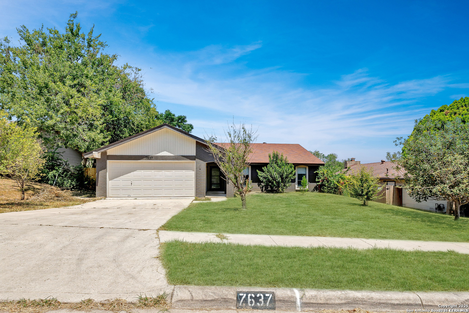 7637 Antique Oak Street Live Oak TX 78233