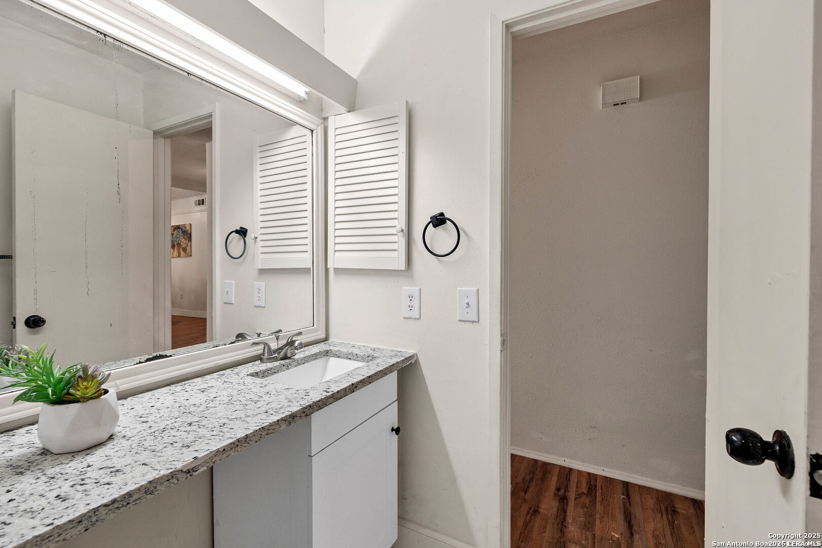 7637 Antique Oak Street Live Oak TX 78233