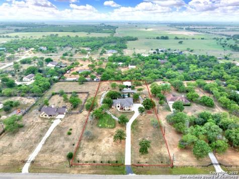 260 S Wind Drive Lytle TX 78052