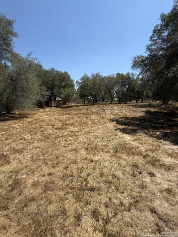 22815 Grand Spring Elmendorf TX 78112