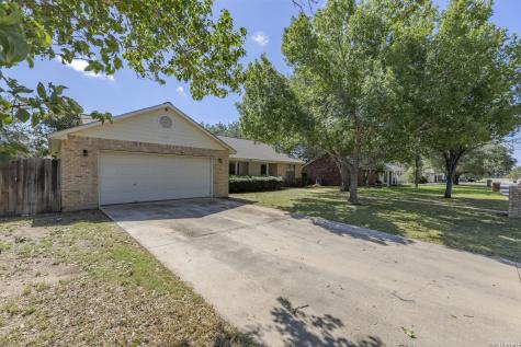 126 Woodland Drive Pleasanton TX 78064