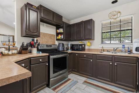 126 Woodland Drive Pleasanton TX 78064